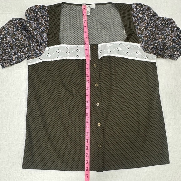 Halston Heritage Green Buttoned Front Blouse with floral puff sleeves NEW - Picture 8 of 9